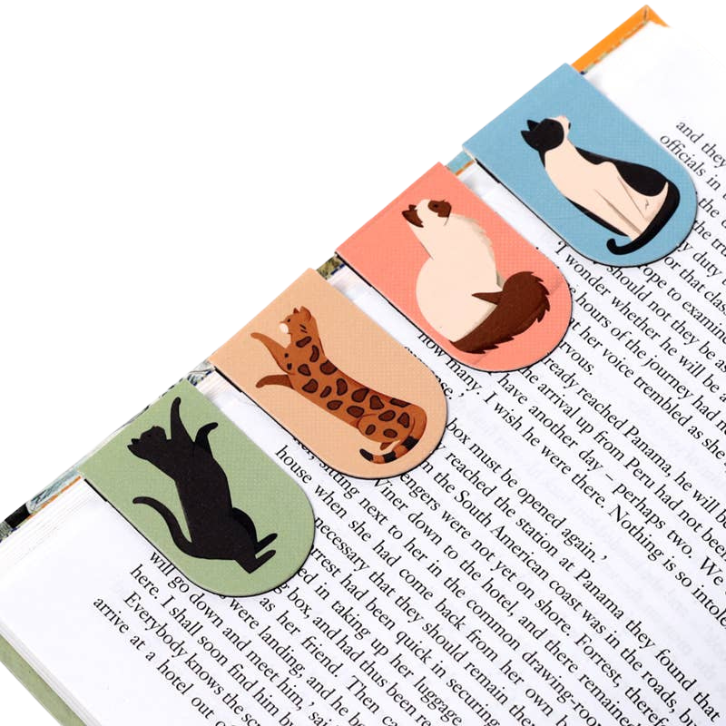 Set of 4 magnetic cat bookmarks