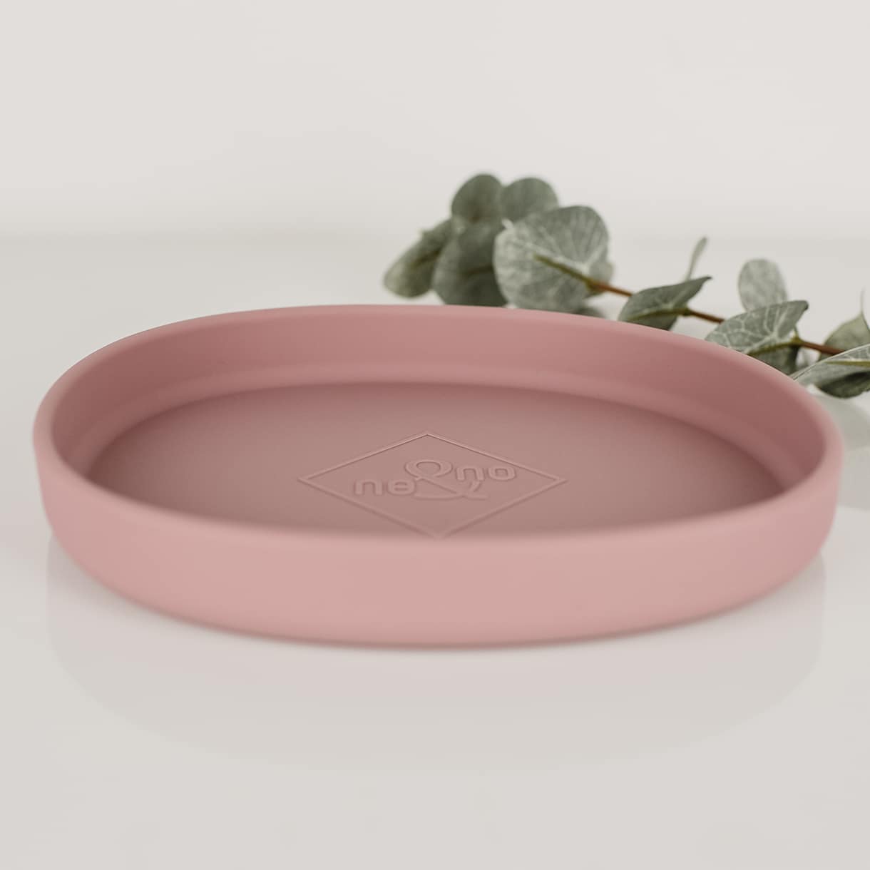 Flat silicone bowl