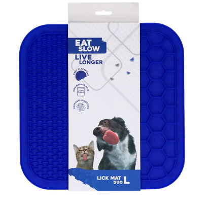 Dual texture licking mat