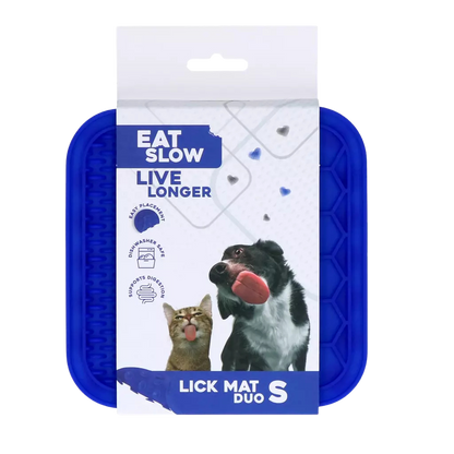 Dual texture licking mat