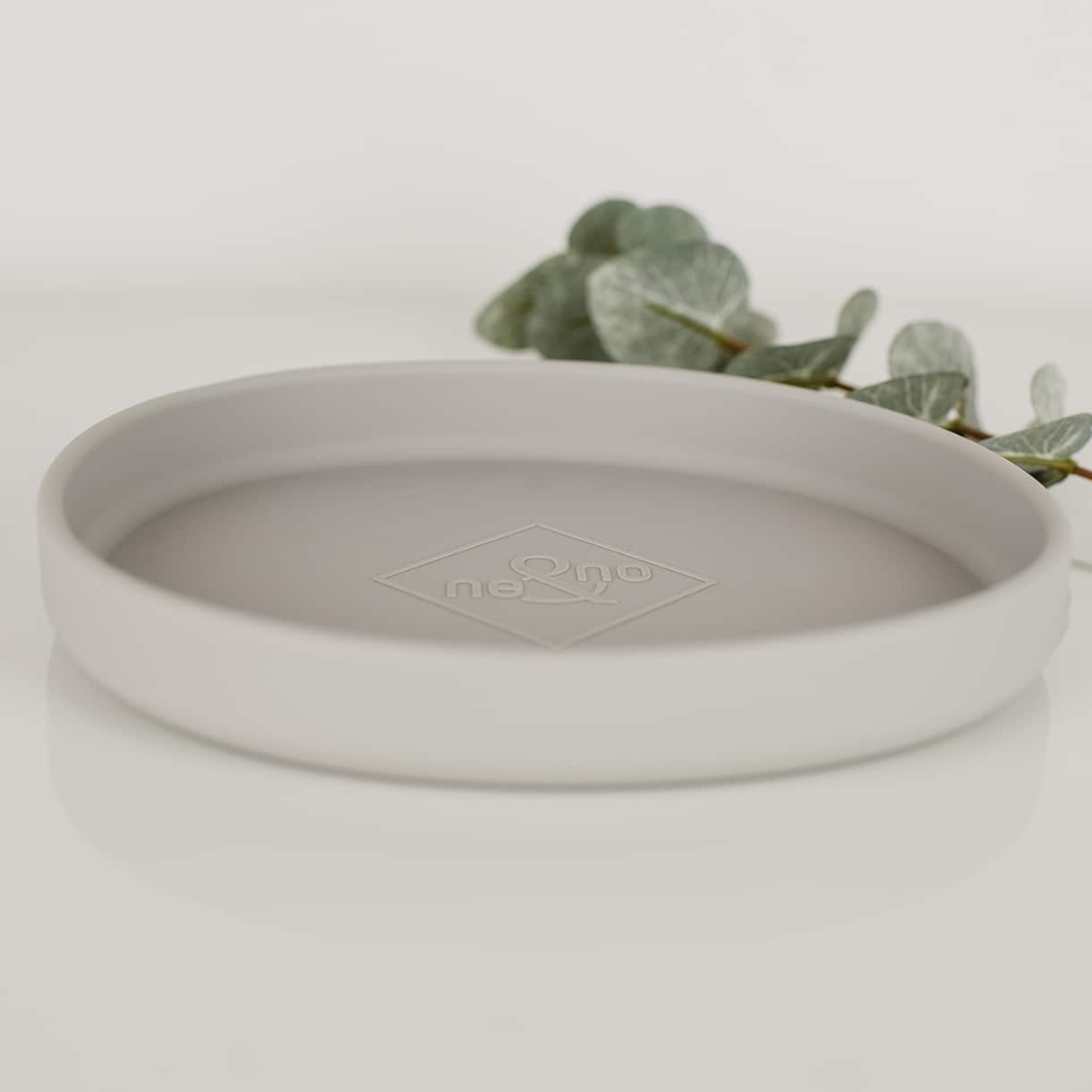 Flat silicone bowl